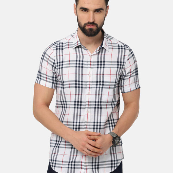 Men White Color Classic Slim Fit Tartan Checks Casual Shirt